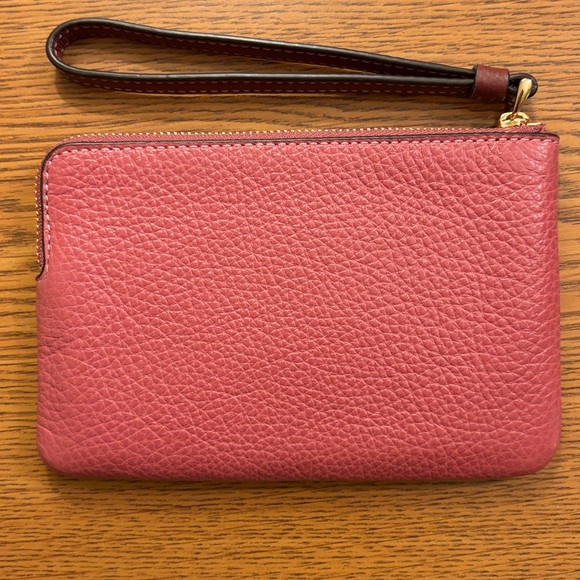 NWT Coach Corner Zip Wristlet C7420 Rouge - Picture 2 of 4